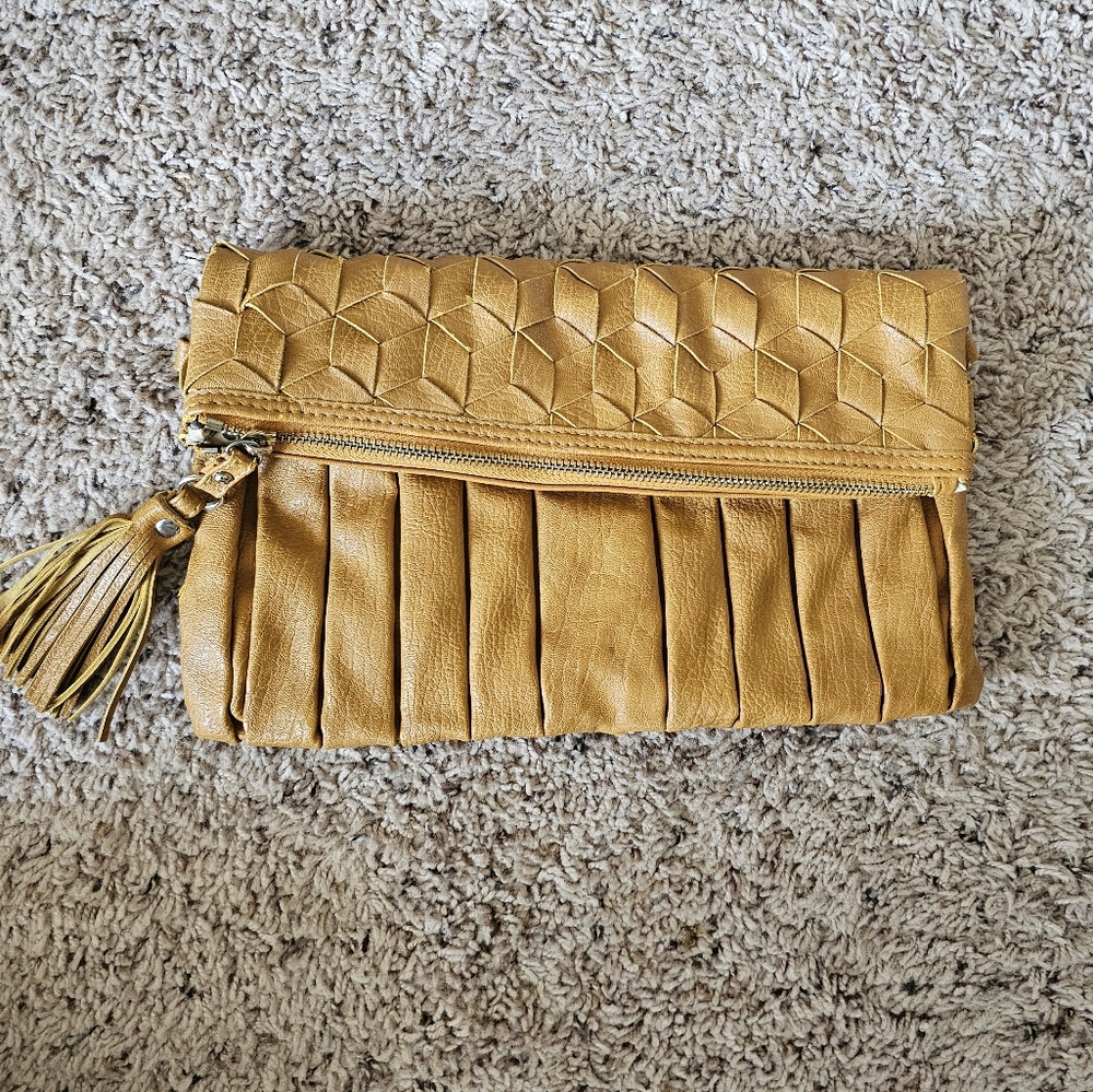 🤎Urbon Expressions Light Brown Tan Clutch with Tassel
